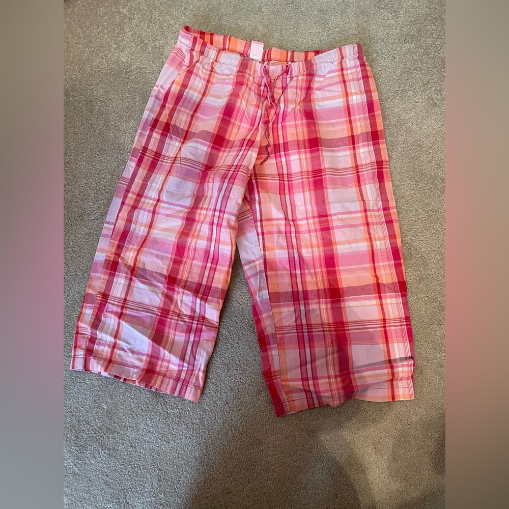 pink plaid pajama capris - medium